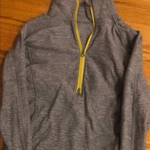 Lululemon RUNNING top size 6